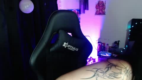 Snapshot of arianauwu666 chatting on 06-10-26, 09:25 help me 100 hands up my OF is Free online show from 06-10-26, 09:25