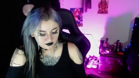 Snapshot of arianauwu666 chatting on 06-19-26, 08:56 help me 100 hands up my OF is Free online show from 06-19-26, 08:56