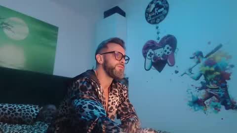 Snapshot of ariandeluna chatting on 01-05-25, 06:56 ariandeluna online show from 01-05-25, 06:56