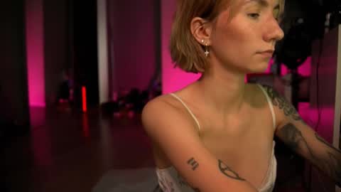 Olivka online show from 03-08-25, 08:33