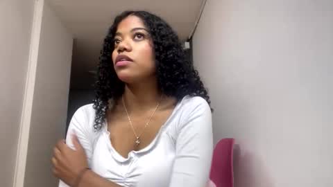 Snapshot of arianna_roxe_ chatting on 05-26-26, 04:19 arianna_roxe_ online show from 05-26-26, 04:19