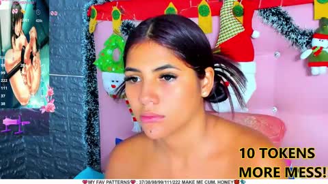 Snapshot of ariannalewis1 chatting on 01-05-25, 01:35 Arianna online show from 01-05-25, 01:35