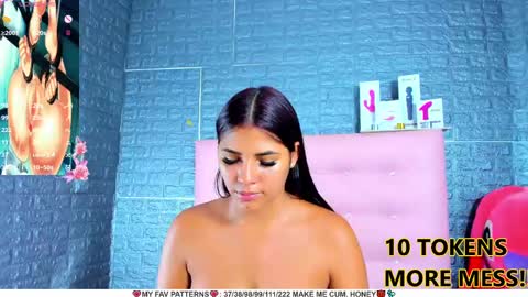 Snapshot of ariannalewis1 chatting on 01-05-25, 10:08 Arianna online show from 01-05-25, 10:08
