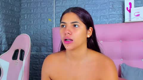 Snapshot of ariannalewis1 chatting on 02-21-25, 07:10 Arianna online show from 02-21-25, 07:10