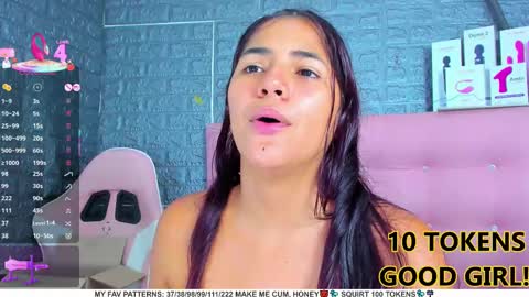 Snapshot of ariannalewis1 chatting on 03-07-25, 02:04 Arianna online show from 03-07-25, 02:04