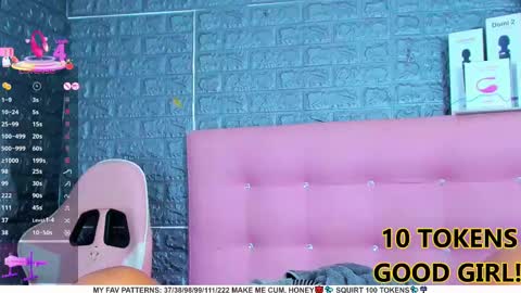 Snapshot of ariannalewis1 chatting on 03-09-25, 01:04 Arianna online show from 03-09-25, 01:04