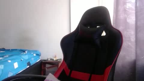 ariannaloovel online show from 12-19-25, 03:08