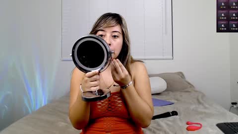 Snapshot of ariannapena chatting on 12-20-24, 04:53 Arianna Pea online show from 12-20-24, 04:53