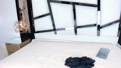 ariannarussell1 online show from 01-19-26, 02:10