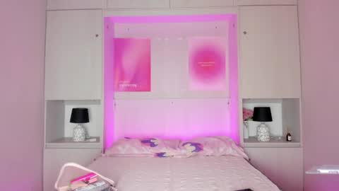 Snapshot of ariannavega_ chatting on 04-21-26, 12:55 ariannavega_ online show from 04-21-26, 12:55