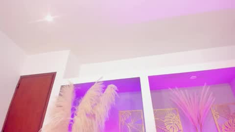 ariarusso_ online show from 12-17-25, 08:26