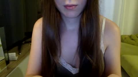 Snapshot of ariasilverstone chatting on 06-17-26, 07:48 ariasilverstone online show from 06-17-26, 07:48