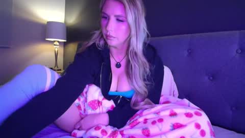 Aria Woods online show from 01-18-26, 01:53