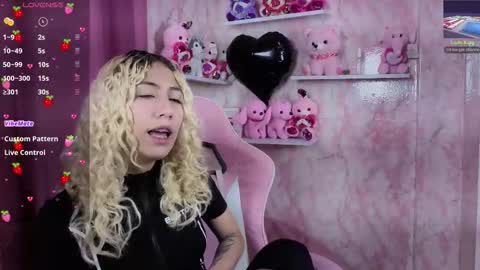 Ari Bunnie  online show from 11-14-25, 09:57