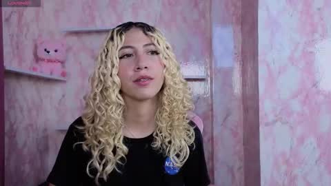 Ari Bunnie  online show from 12-21-25, 09:33