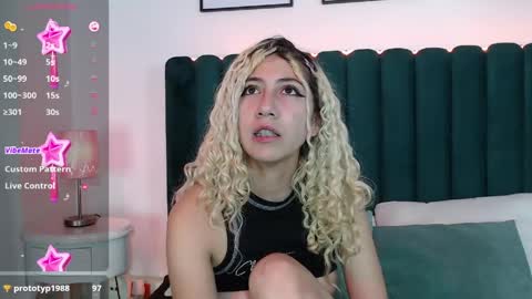 Ari Bunnie  online show from 04-09-26, 06:19