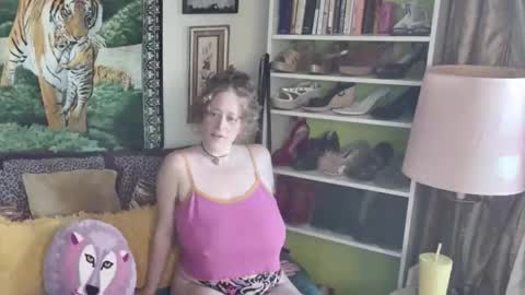 Arielle Ari online show from 11-10-25, 07:35