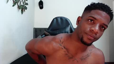 Snapshot of arielbronwxxx chatting on 02-16-25, 01:16 chris online show from 02-16-25, 01:16