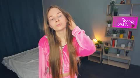 Ariel online show from 03-24-26, 07:52