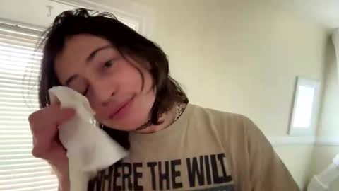 ariel  colin when hes here online show from 11-25-25, 07:58