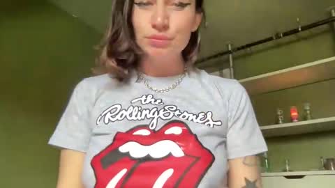 ariel  colin when hes here online show from 01-14-26, 06:13