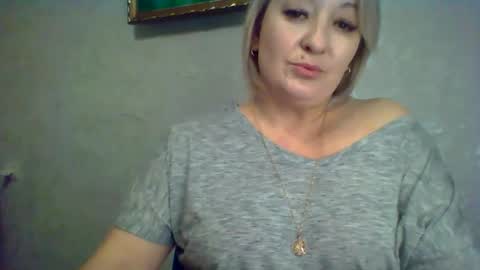 Snapshot of arielxloveresss chatting on 11-08-25, 10:19 ArielXLoveresss online show from 11-08-25, 10:19