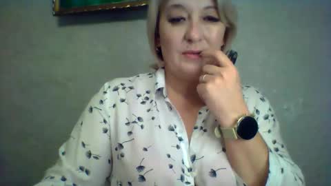 Snapshot of arielxloveresss chatting on 11-10-25, 10:42 ArielXLoveresss online show from 11-10-25, 10:42