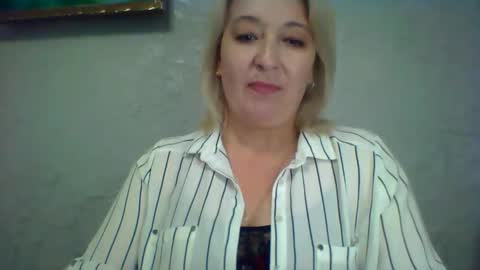 Snapshot of arielxloveresss chatting on 06-02-26, 09:44 ArielXLoveresss online show from 06-02-26, 09:44