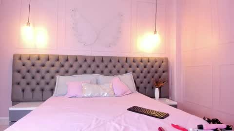 Snapshot of arietta_skinny chatting on 02-07-26, 11:36 Arietta online show from 02-07-26, 11:36
