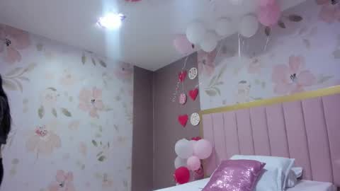 Snapshot of arietta_skinny chatting on 03-02-26, 12:12 Arietta online show from 03-02-26, 12:12
