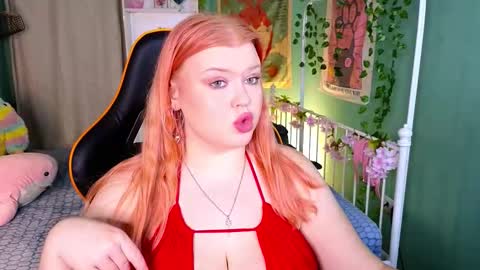 Snapshot of ariettaheart chatting on 11-27-25, 11:01 Adele online show from 11-27-25, 11:01