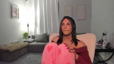 Snapshot of ariia1_ chatting on 12-19-25, 08:54 Aria online show from 12-19-25, 08:54