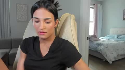 Snapshot of ariia1_ chatting on 06-11-26, 06:39 Aria online show from 06-11-26, 06:39
