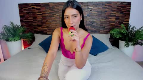 Snapshot of ariiaa_1 chatting on 12-14-25, 11:26 ARIANNA online show from 12-14-25, 11:26