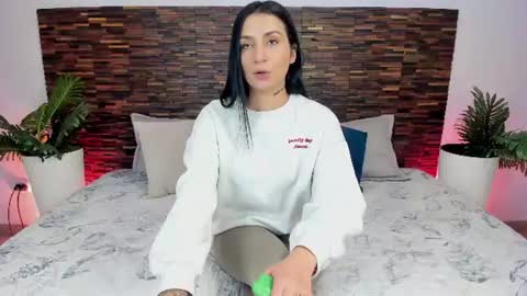 Snapshot of ariiaa_1 chatting on 07-06-26, 05:15 ARIANNA online show from 07-06-26, 05:15