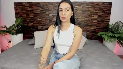 Snapshot of ariiaa_1 chatting on 07-12-26, 05:20 ARIANNA online show from 07-12-26, 05:20