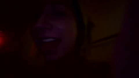 Snapshot of ariicutekitty chatting on 01-12-26, 12:27 airskiii online show from 01-12-26, 12:27