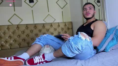 Ariies13 online show from 09-19-25, 07:58