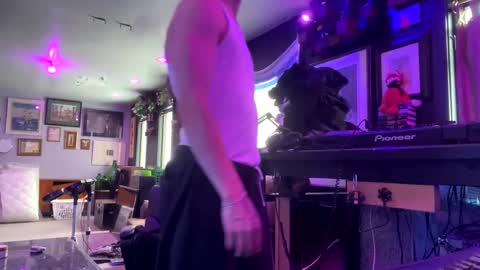 Snapshot of arimeyer chatting on 12-05-24, 02:22 arimeyer online show from 12-05-24, 02:22