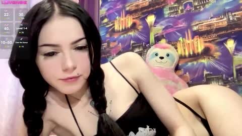 Snapshot of arina_rose chatting on 12-18-24, 06:32 Arinka online show from 12-18-24, 06:32