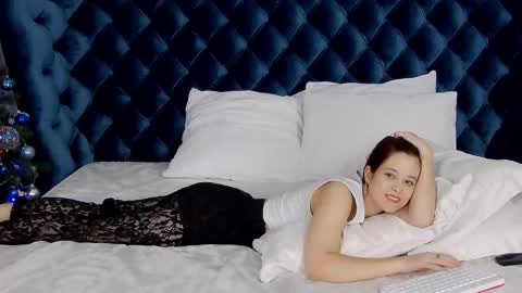 Snapshot of arinaarnold chatting on 12-19-24, 07:18 ArinaArnold online show from 12-19-24, 07:18