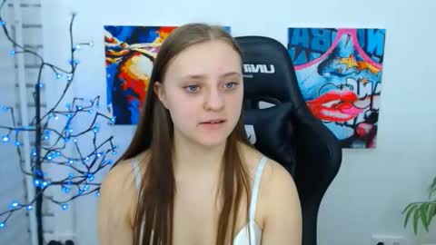 Snapshot of arinabelle chatting on 11-26-25, 02:01 arinabelle online show from 11-26-25, 02:01