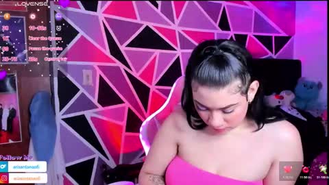 Aria online show from 11-25-25, 10:54