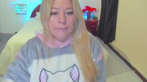 arisha_katy1 online show from 03-02-25, 11:50