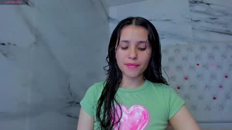 Snapshot of arisha_lee2 chatting on 06-06-26, 12:27 arisha_lee2 online show from 06-06-26, 12:27