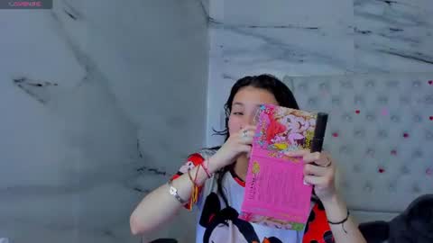 Snapshot of arisha_lee2 chatting on 06-12-26, 01:26 arisha_lee2 online show from 06-12-26, 01:26