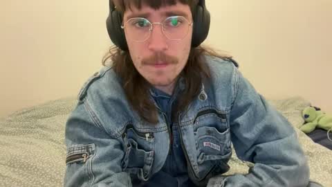 Snapshot of aristae chatting on 10-24-25, 08:11 Ariste online show from 10-24-25, 08:11