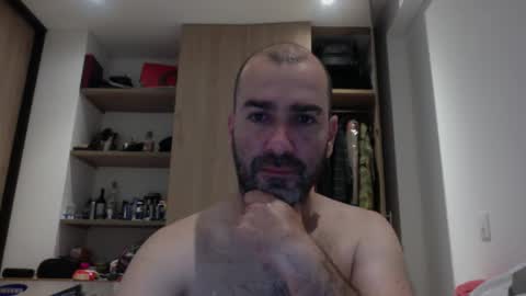 Snapshot of aristi11 chatting on 10-10-25, 04:00 aristi11 online show from 10-10-25, 04:00