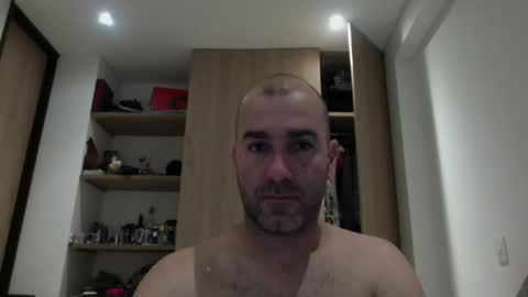 Snapshot of aristi11 chatting on 12-18-25, 04:40 aristi11 online show from 12-18-25, 04:40