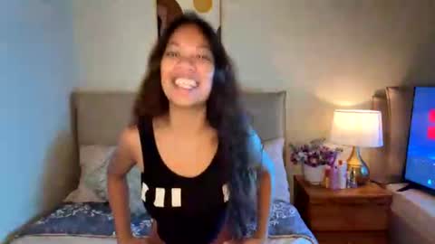 Snapshot of aristruths chatting on 06-15-26, 02:25 Ari online show from 06-15-26, 02:25